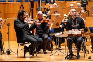 Kioomars Musayyebi, Santur, Musiker - Orchester