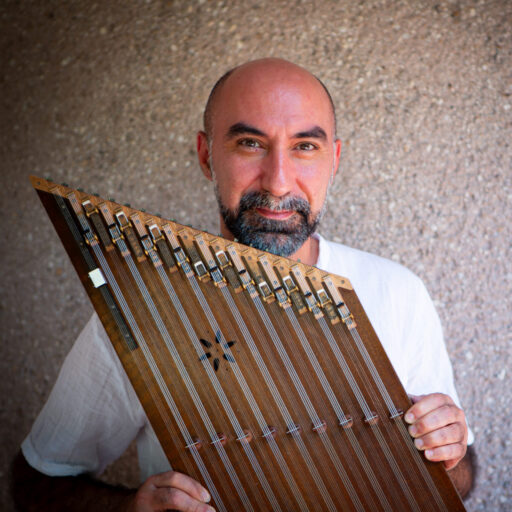 Kioomars Musayyebi, Santur, Musiker
